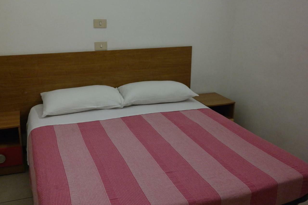 Hotel Houston Livorno - Struttura Esclusivamente Turistica - Not For Business Or Workers Exterior foto