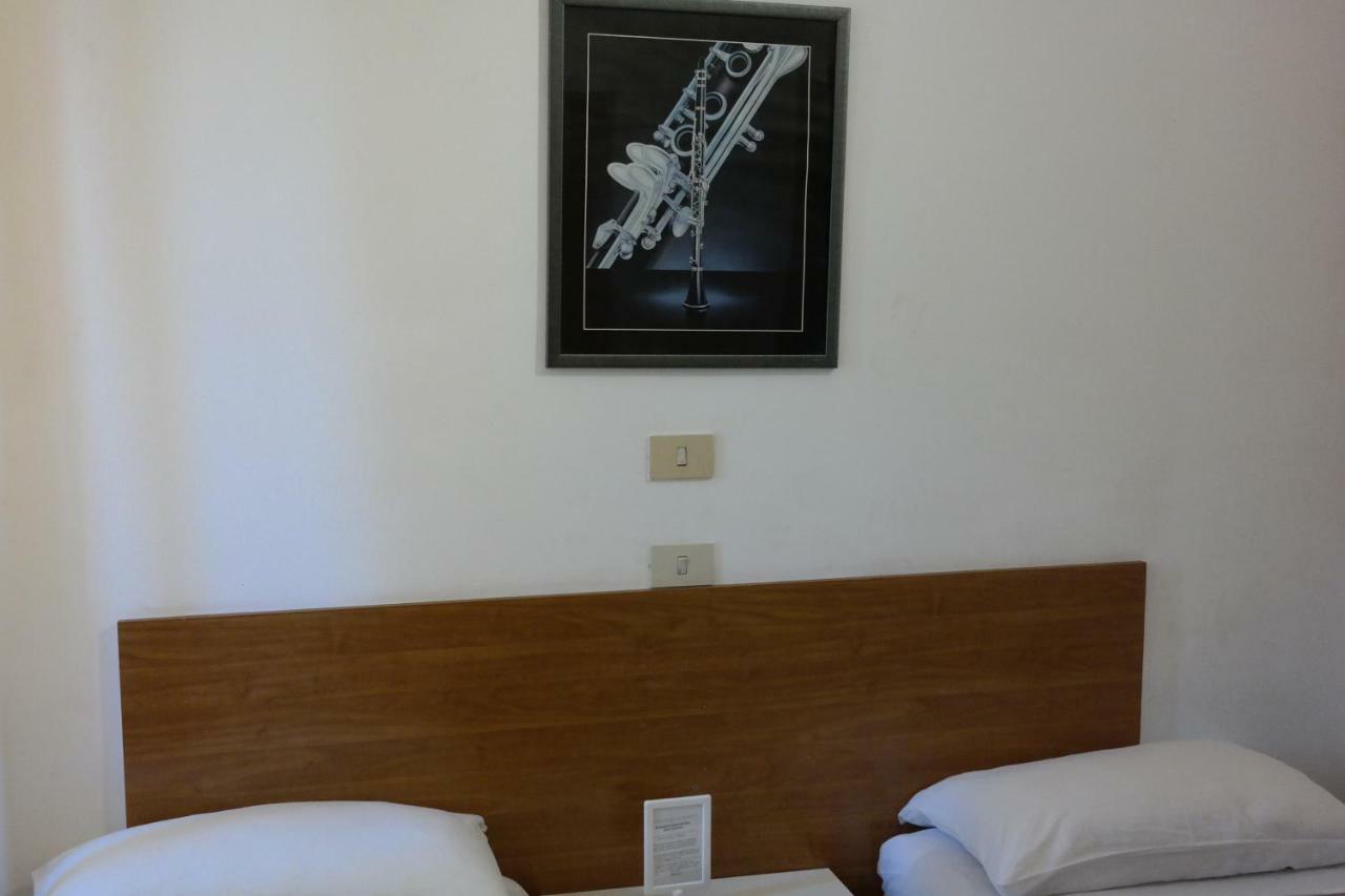 Hotel Houston Livorno - Struttura Esclusivamente Turistica - Not For Business Or Workers Exterior foto